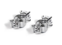 Round Diamond Stud Earrings in Platinum