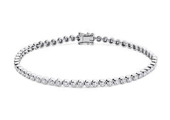 Round Diamonds set in White Gold