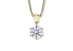 Round Diamond Pendant in Yellow Gold