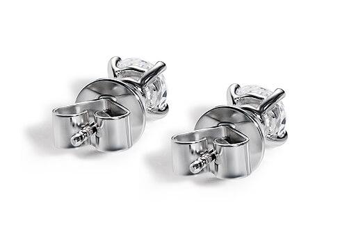 Round Diamond Stud Earrings in Platinum