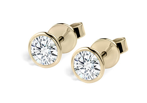 Round Diamond Stud Earrings in Yellow Gold