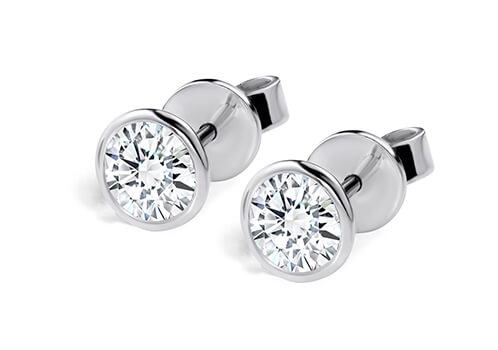 Round Diamond Stud Earrings in White Gold