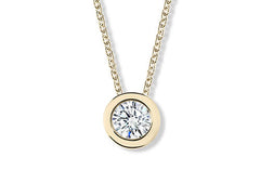 Round Diamond Pendant in Yellow Gold