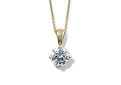Round Diamond Pendant in Yellow Gold