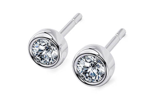 Round Diamond Stud Earrings in White Gold